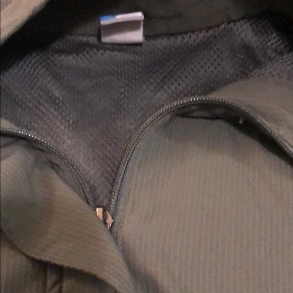 workout jacket - Picture 2 of 3